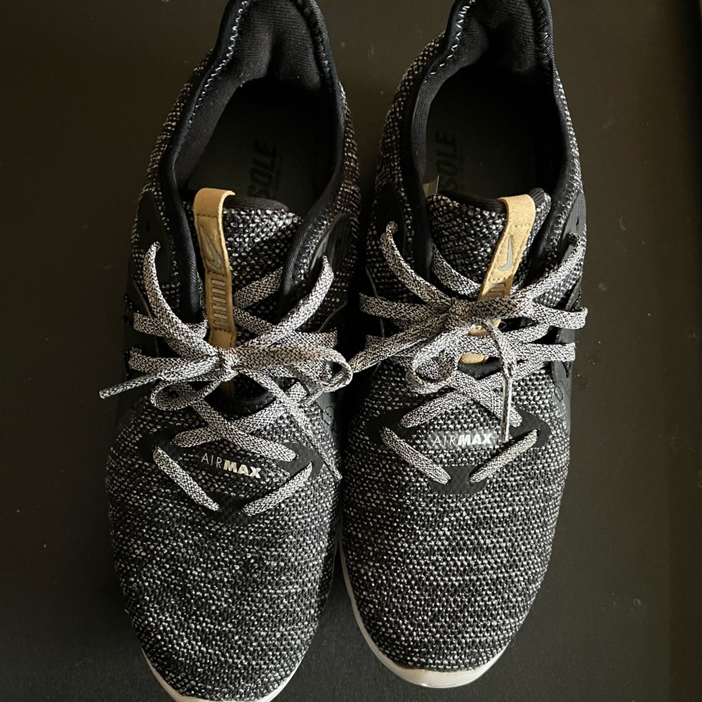 Nike Air Max - image 1